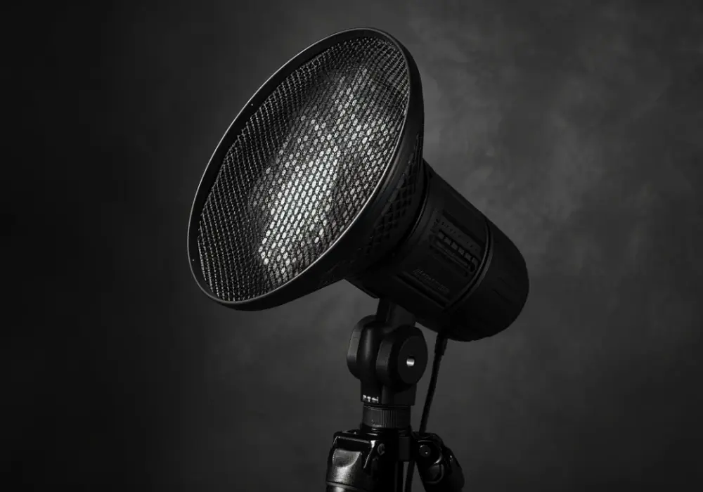 Lampa błyskowa 150 cm - Czy większa studyjna jest lepsza?