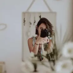 Jak zrobić zdjęcie w lustrze: 7 sprawdzonych technik na idealne selfie