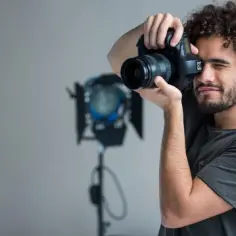 Czy warto zostać fotografem? Odkryj zalety i wyzwania tej kariery