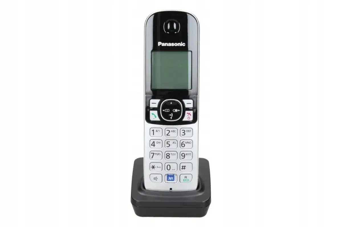 Zdjęcie Panasonic P01 i P1101 - nowoczesne telefony komórkowe dla seniora