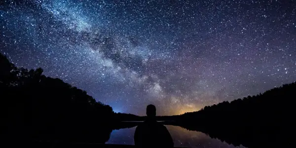 Zdjęcia kosmosu: Jak fotografować gwiazdy i planety? Poradnik