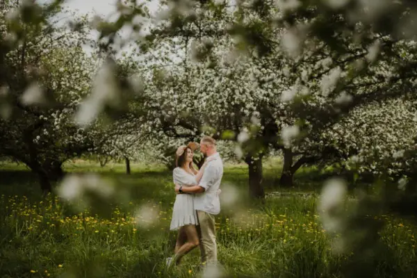 Ile zarabia fotograf ślubny? Odkryj prawdziwe stawki w Polsce